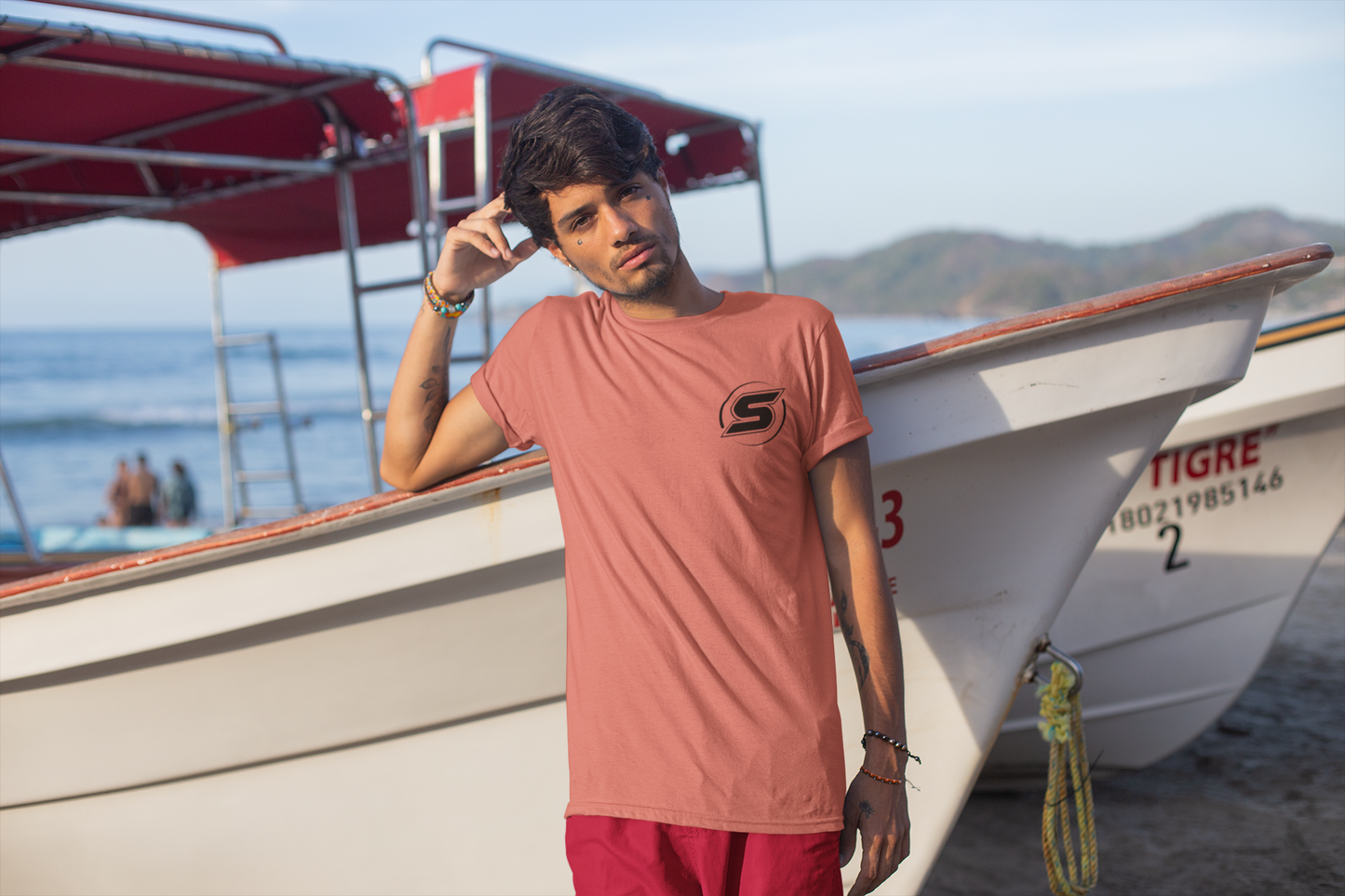 CLASSIC LOGO Unisex Short Sleeve Tee