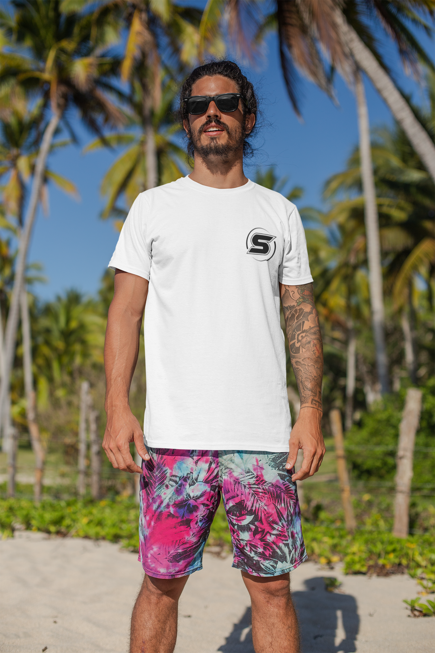 CLASSIC LOGO Unisex Short Sleeve Tee