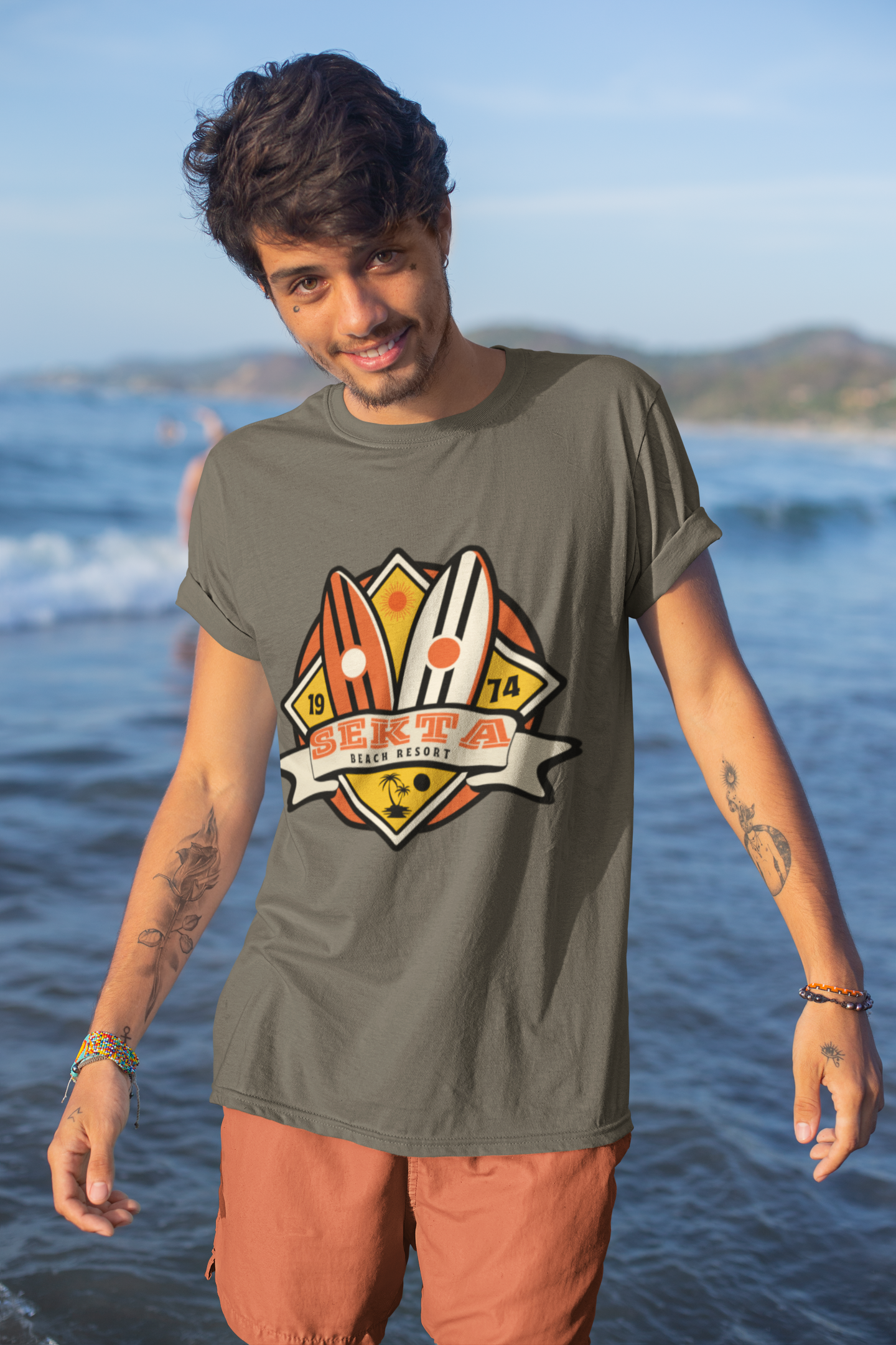 BEACH RESORT Unisex Short Sleeve Tee