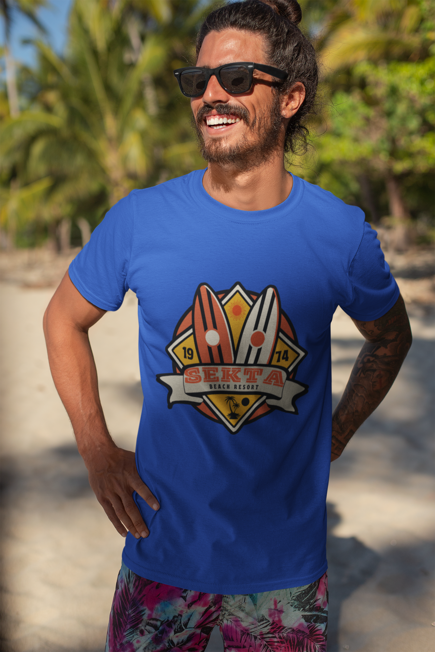 BEACH RESORT Unisex Short Sleeve Tee